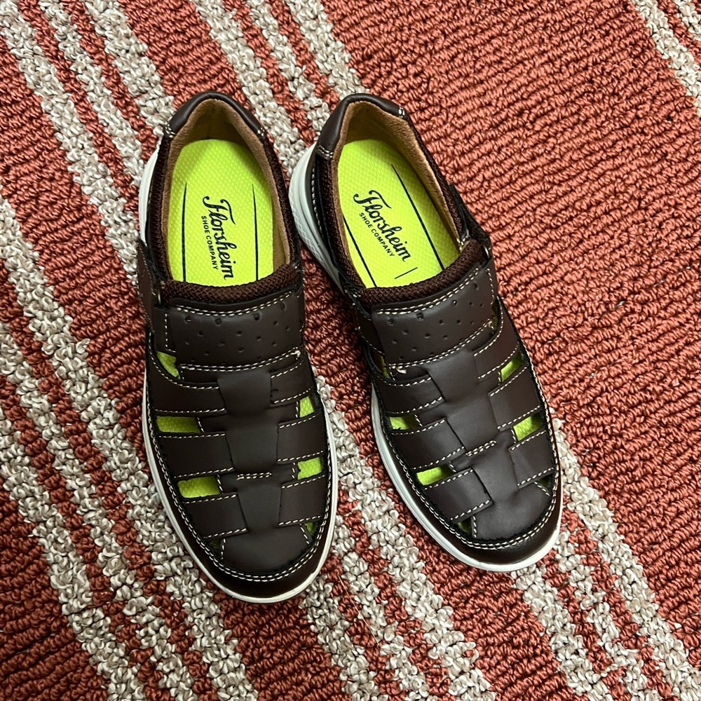NWOT Florsheim Kids Boy's Great Lakes Fisherman Jr. (Little Kid 1.5) sandals